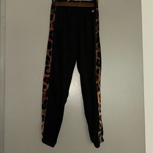 NWT Aviator Nation Womens’s Black Cheetah Sweatpants